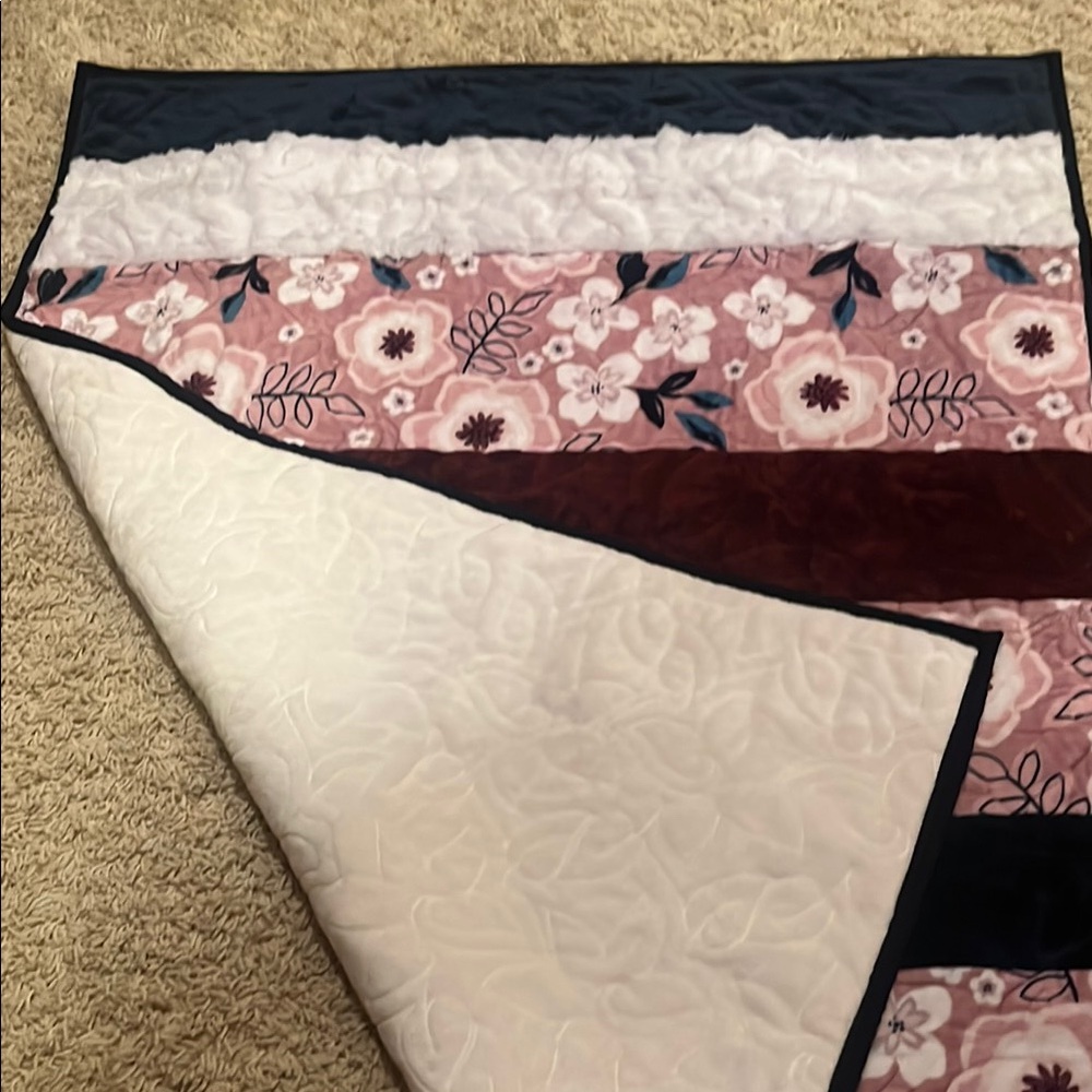 Flower baby/toddler blanket - Picture 3 of 3